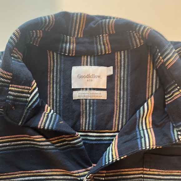 Goodfellow & CO Button Down - Picture 4 of 7